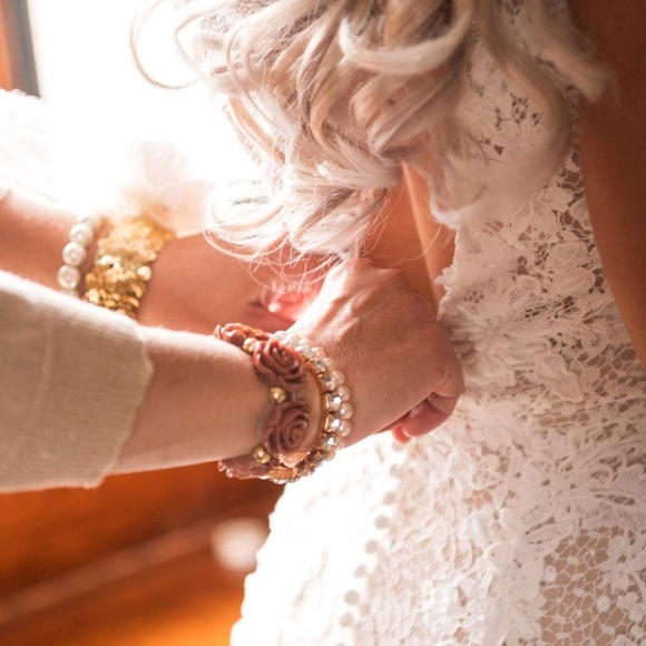 Pronovias Estela Wedding Gown - Picture 3 of 8